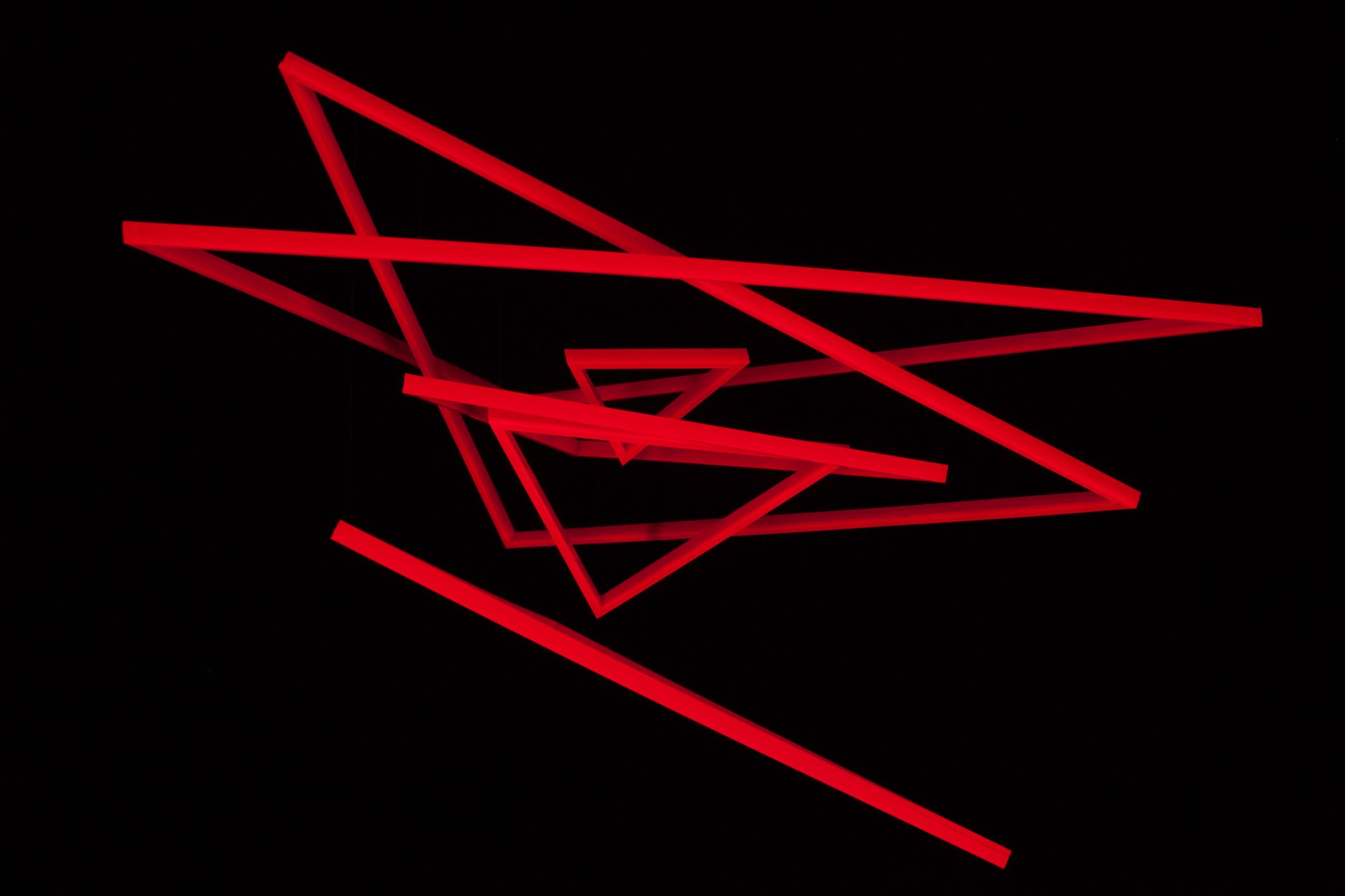 Trianguconcentricos_Rouge_Fluo_2.jpg
